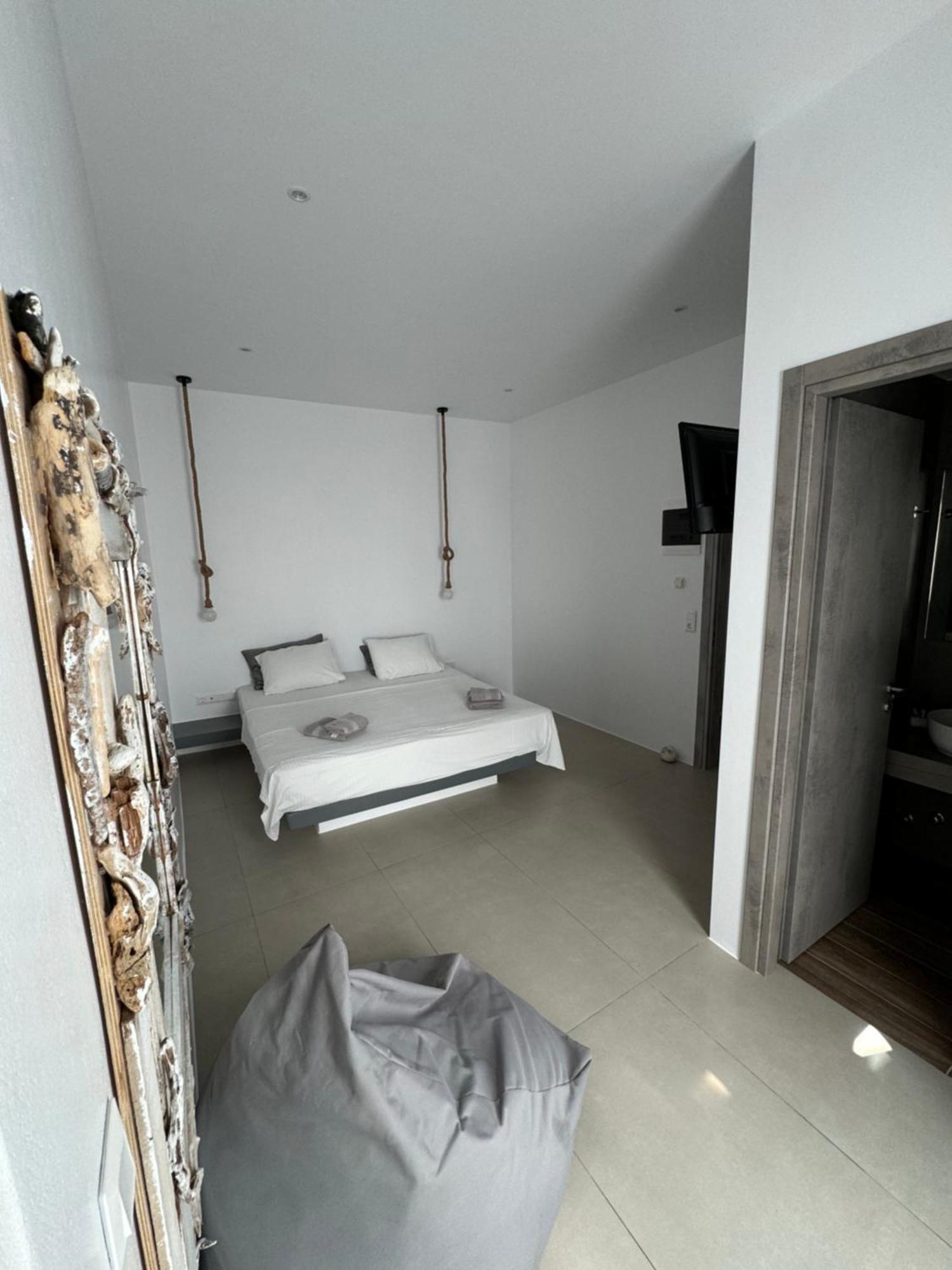 Madaky Hotel Naoussa Esterno foto