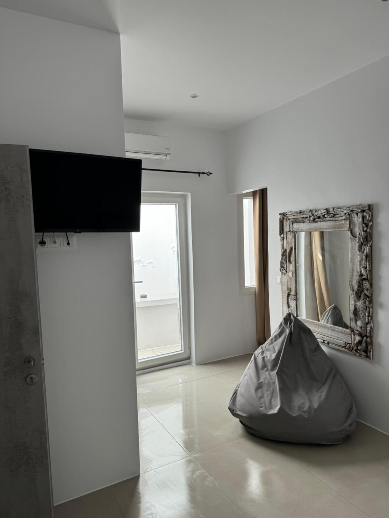 Madaky Hotel Naoussa Esterno foto