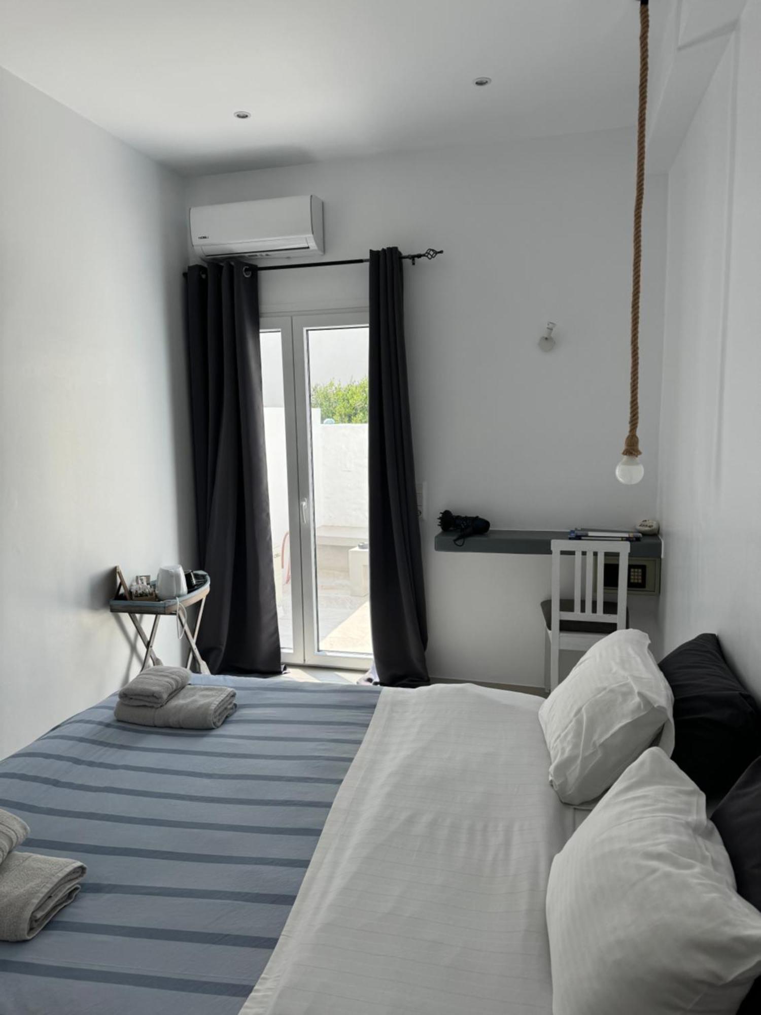 Madaky Hotel Naoussa Esterno foto